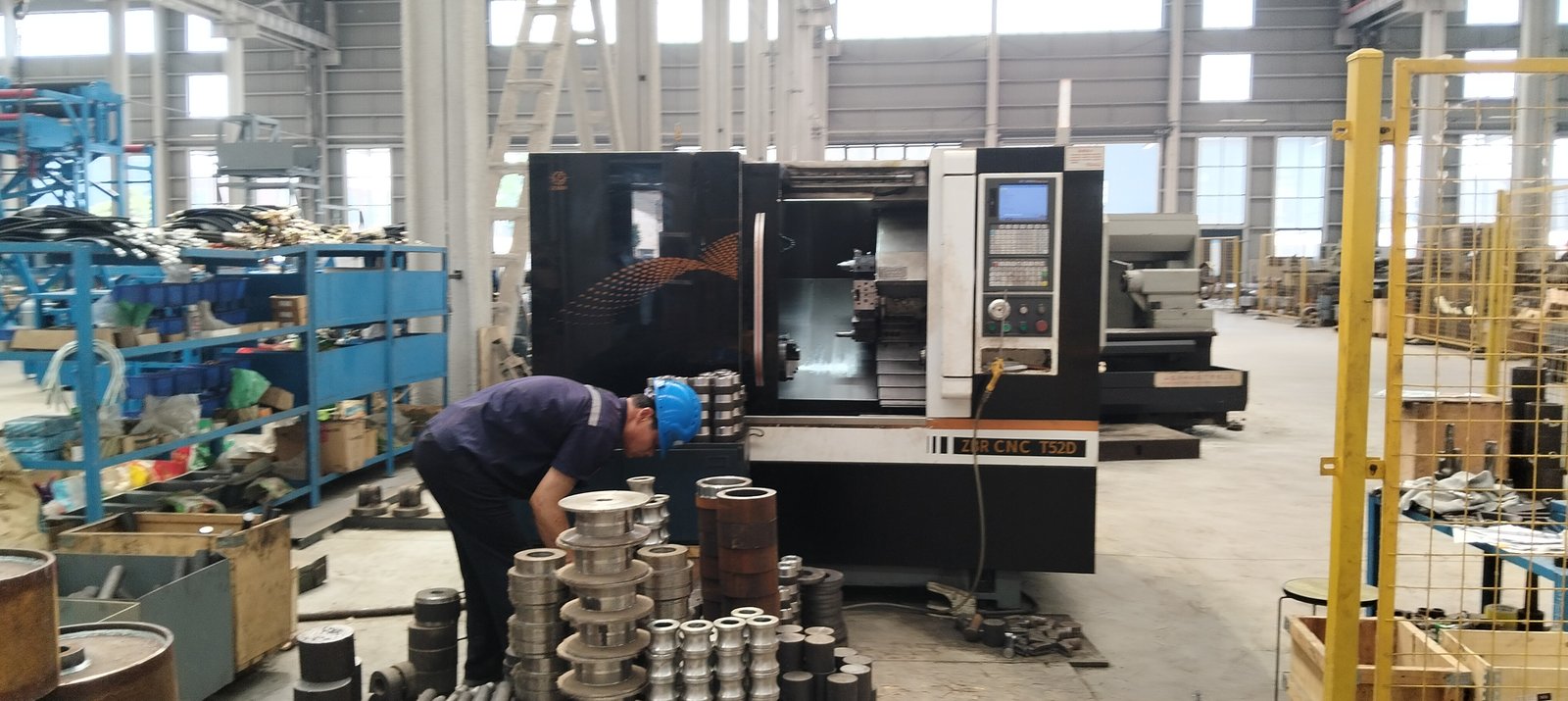 Conveyor equipment assembly and testing at the factory
